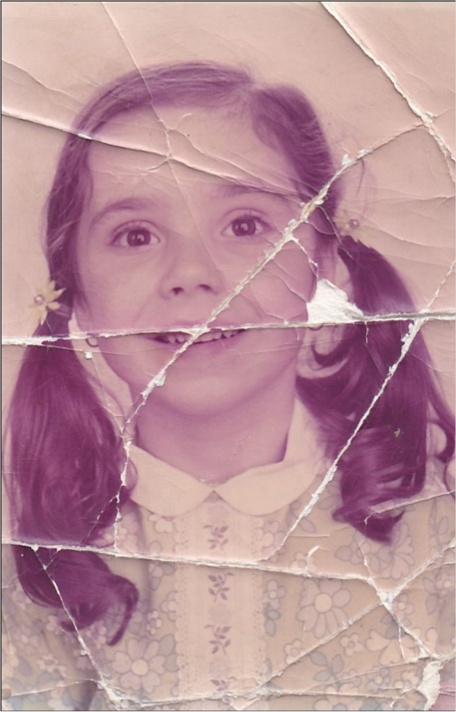 去除（破损/划痕） remove-scratches-from-photo 5636460650cb98581eb657388cc8838b_cmp@655x1024.webp